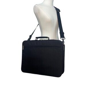 *EUC MEN HANDBAGS HANDMADE*  Brand Men&#39;s Color Style Sz